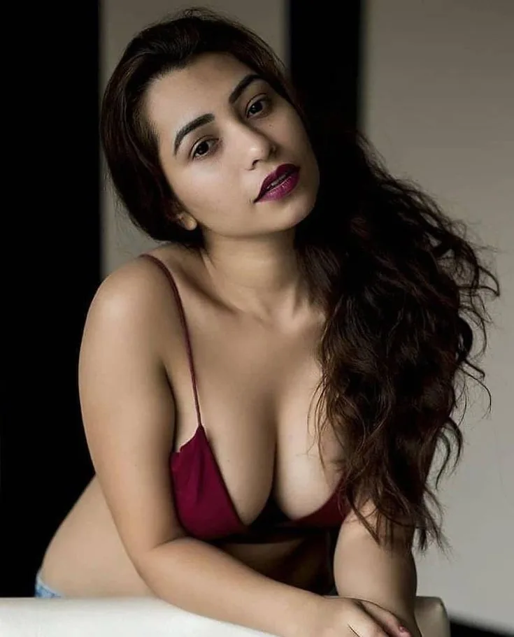 Elite Companion profile gallery in Lucknow